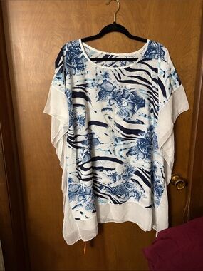 Relaxed Blue & White Printed cover up